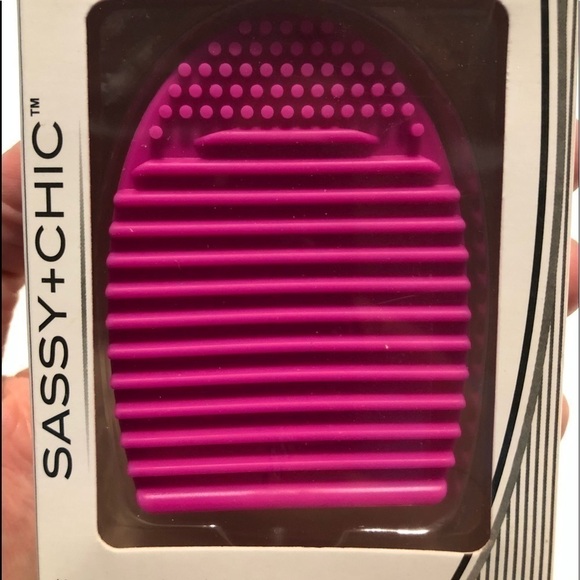 5/$13 Make Up cleaning mitt New! Pink make up cleaning mitt - Picture 3 of 3